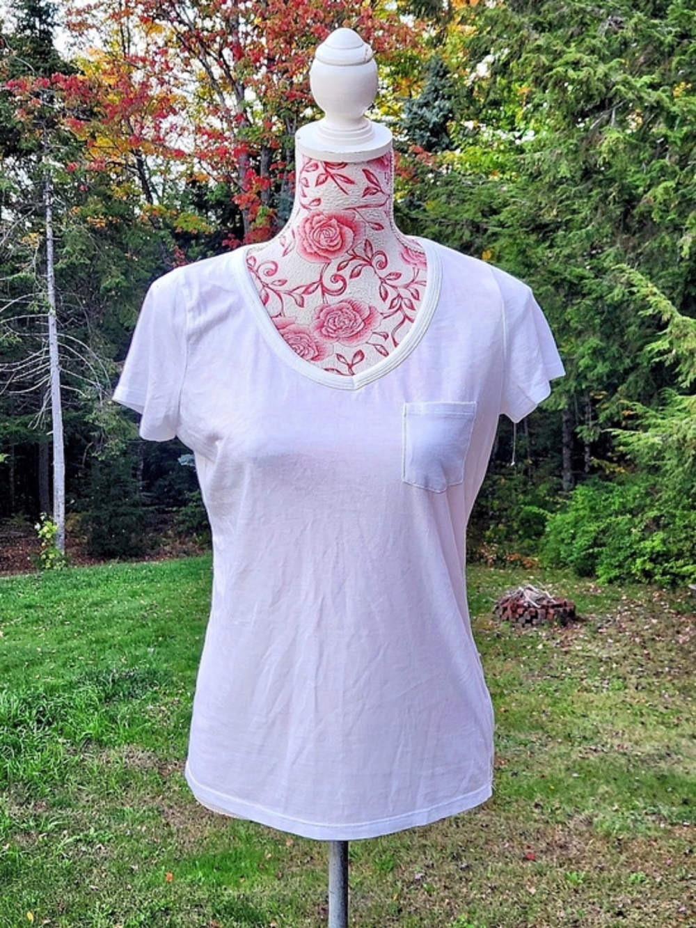 Talbots Patch Pocket Short Sleeve Tee Floral White & Pink Small